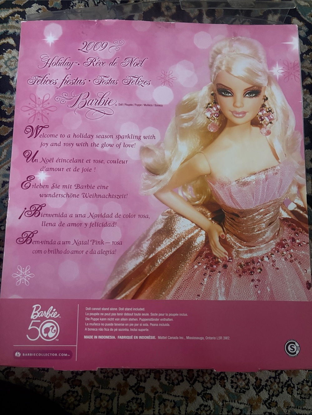 2009 Holiday Barbie - Picture 2 of 2